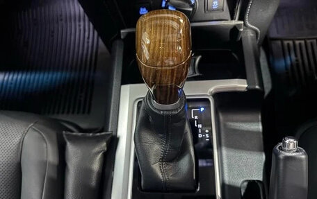 Toyota Land Cruiser Prado 150 рестайлинг 2, 2023 год, 5 790 099 рублей, 12 фотография