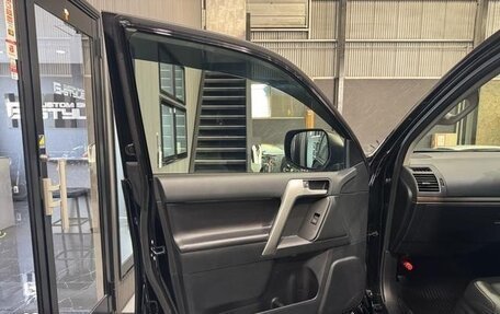 Toyota Land Cruiser Prado 150 рестайлинг 2, 2023 год, 5 790 099 рублей, 27 фотография