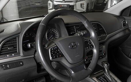 Hyundai Elantra VI рестайлинг, 2018 год, 1 550 400 рублей, 5 фотография