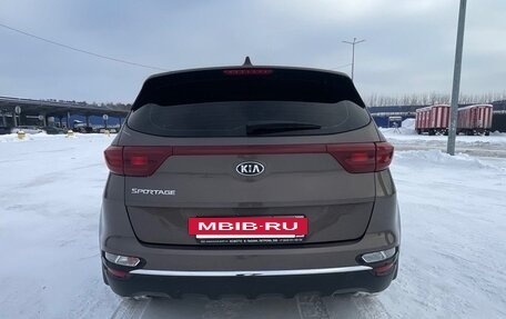 KIA Sportage IV рестайлинг, 2020 год, 2 300 000 рублей, 2 фотография