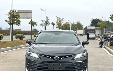 Toyota Camry, 2021 год, 1 800 230 рублей, 2 фотография