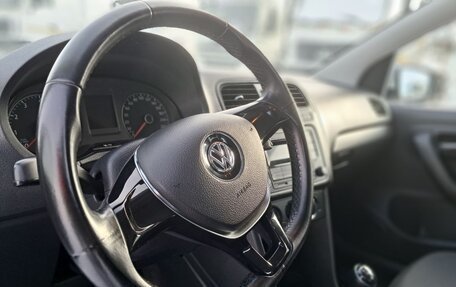 Volkswagen Polo VI (EU Market), 2016 год, 900 000 рублей, 17 фотография