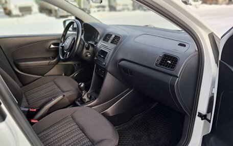 Volkswagen Polo VI (EU Market), 2016 год, 900 000 рублей, 15 фотография