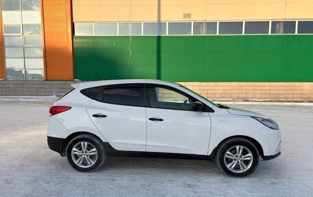 Hyundai ix35 I рестайлинг, 2011 год, 880 000 рублей, 3 фотография