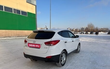 Hyundai ix35 I рестайлинг, 2011 год, 880 000 рублей, 4 фотография