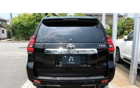 Toyota Land Cruiser Prado 150 рестайлинг 2, 2023 год, 5 990 099 рублей, 4 фотография