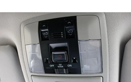 Toyota Land Cruiser Prado 150 рестайлинг 2, 2023 год, 5 990 099 рублей, 15 фотография