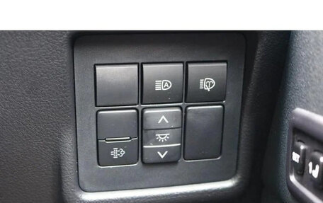 Toyota Land Cruiser Prado 150 рестайлинг 2, 2023 год, 5 990 099 рублей, 20 фотография