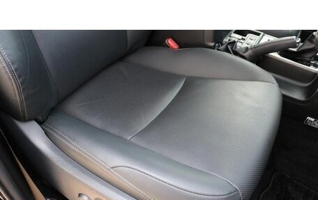 Toyota Land Cruiser Prado 150 рестайлинг 2, 2023 год, 5 990 099 рублей, 22 фотография