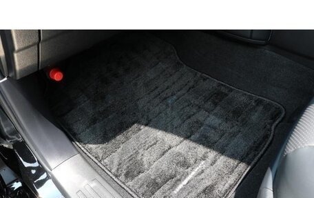 Toyota Land Cruiser Prado 150 рестайлинг 2, 2023 год, 5 990 099 рублей, 27 фотография