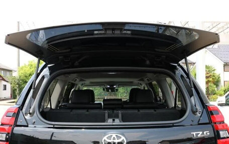 Toyota Land Cruiser Prado 150 рестайлинг 2, 2023 год, 5 990 099 рублей, 31 фотография