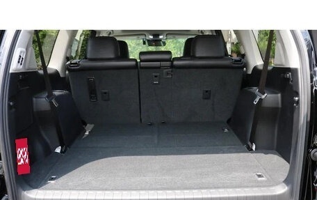 Toyota Land Cruiser Prado 150 рестайлинг 2, 2023 год, 5 990 099 рублей, 32 фотография