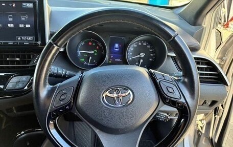 Toyota C-HR I рестайлинг, 2020 год, 1 600 000 рублей, 6 фотография