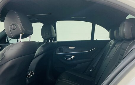 Mercedes-Benz E-Класс, 2022 год, 13 фотография