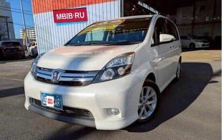 Toyota ISis I, 2011 год, 1 000 000 рублей, 1 фотография
