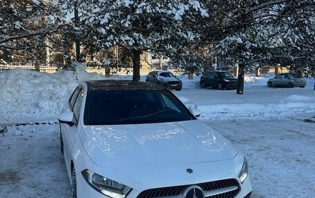 Mercedes-Benz A-Класс, 2021 год, 2 300 000 рублей, 1 фотография