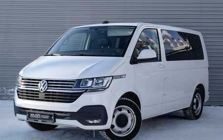 Volkswagen Caravelle T6 рестайлинг, 2020 год, 4 550 000 рублей, 1 фотография