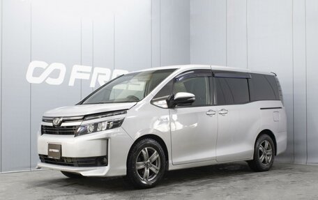 Toyota Voxy III, 2014 год, 1 730 000 рублей, 1 фотография