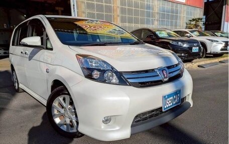 Toyota ISis I, 2011 год, 1 000 000 рублей, 2 фотография