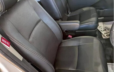 Toyota ISis I, 2011 год, 1 000 000 рублей, 9 фотография