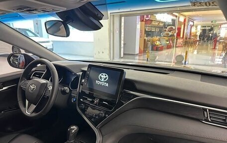 Toyota Camry, 2021 год, 1 800 230 рублей, 13 фотография