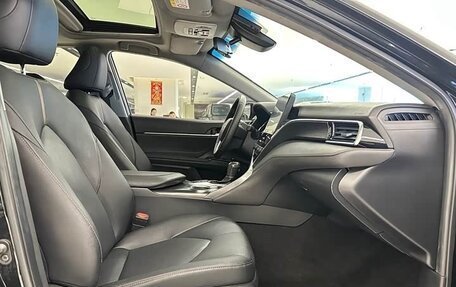 Toyota Camry, 2021 год, 1 800 230 рублей, 12 фотография