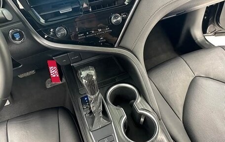 Toyota Camry, 2021 год, 1 800 230 рублей, 19 фотография