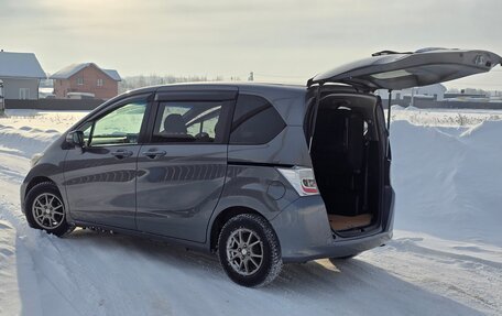 Honda Freed I, 2011 год, 920 000 рублей, 4 фотография