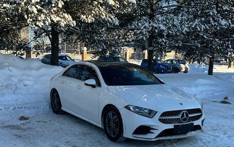 Mercedes-Benz A-Класс, 2021 год, 2 300 000 рублей, 3 фотография