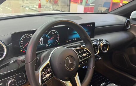 Mercedes-Benz A-Класс, 2021 год, 2 300 000 рублей, 8 фотография