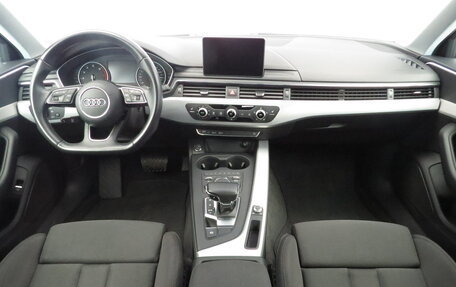 Audi A4, 2018 год, 2 880 000 рублей, 6 фотография