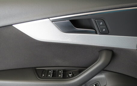 Audi A4, 2018 год, 2 880 000 рублей, 9 фотография