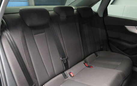 Audi A4, 2018 год, 2 880 000 рублей, 19 фотография