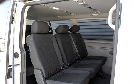 Volkswagen Caravelle T6 рестайлинг, 2020 год, 4 550 000 рублей, 12 фотография