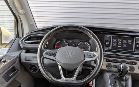 Volkswagen Caravelle T6 рестайлинг, 2020 год, 4 550 000 рублей, 21 фотография