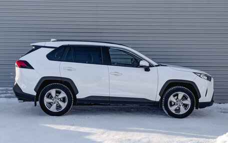 Toyota RAV4, 2022 год, 4 250 000 рублей, 4 фотография