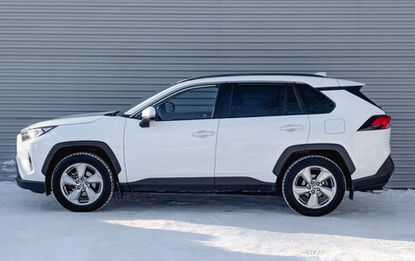 Toyota RAV4, 2022 год, 4 250 000 рублей, 8 фотография