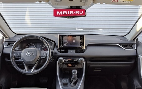 Toyota RAV4, 2022 год, 4 250 000 рублей, 14 фотография