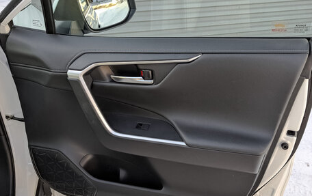 Toyota RAV4, 2022 год, 4 250 000 рублей, 24 фотография