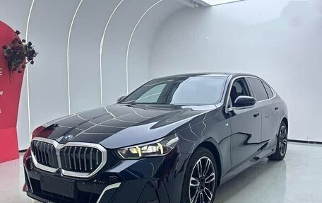BMW 5 серия, 2024 год, 6 450 000 рублей, 2 фотография