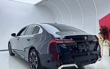 BMW 5 серия, 2024 год, 6 450 000 рублей, 4 фотография