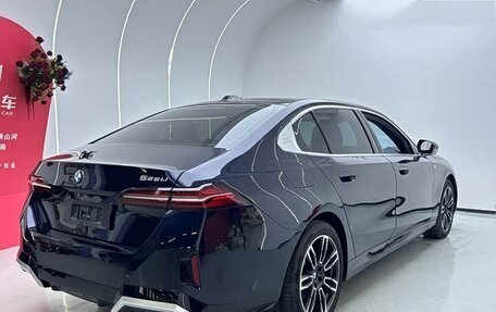 BMW 5 серия, 2024 год, 6 450 000 рублей, 3 фотография