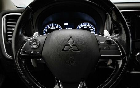 Mitsubishi Outlander III рестайлинг 3, 2016 год, 2 195 000 рублей, 10 фотография