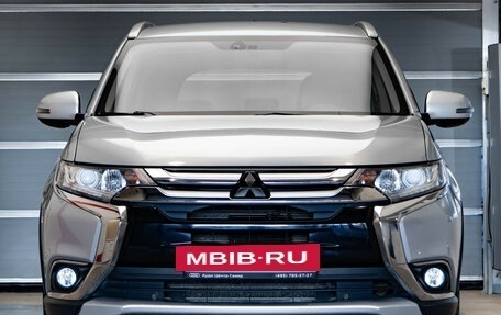 Mitsubishi Outlander III рестайлинг 3, 2016 год, 2 195 000 рублей, 2 фотография