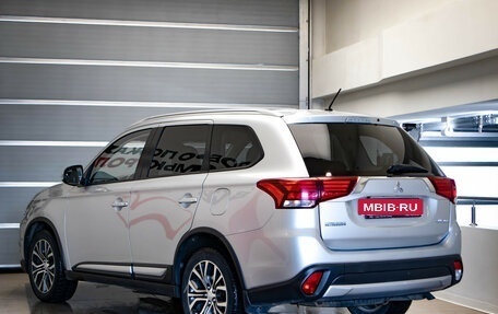 Mitsubishi Outlander III рестайлинг 3, 2016 год, 2 195 000 рублей, 6 фотография