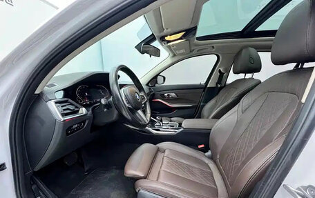 BMW 3 серия, 2022 год, 2 690 000 рублей, 9 фотография