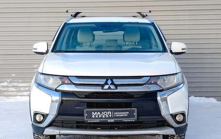 Mitsubishi Outlander III рестайлинг 3, 2016 год, 1 450 000 рублей, 2 фотография