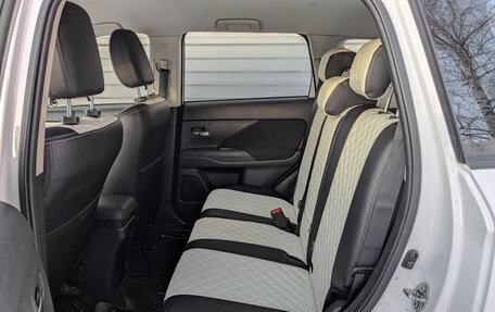 Mitsubishi Outlander III рестайлинг 3, 2016 год, 1 450 000 рублей, 12 фотография