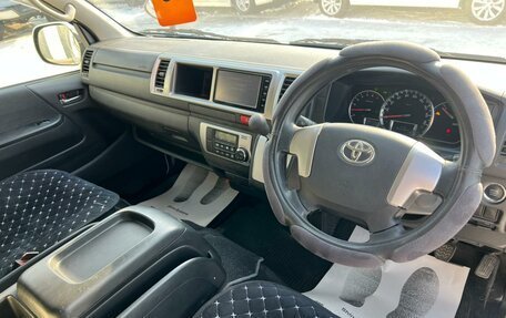 Toyota HiAce H200, 2015 год, 2 629 000 рублей, 11 фотография