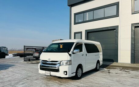 Toyota HiAce H200, 2015 год, 2 629 000 рублей, 2 фотография